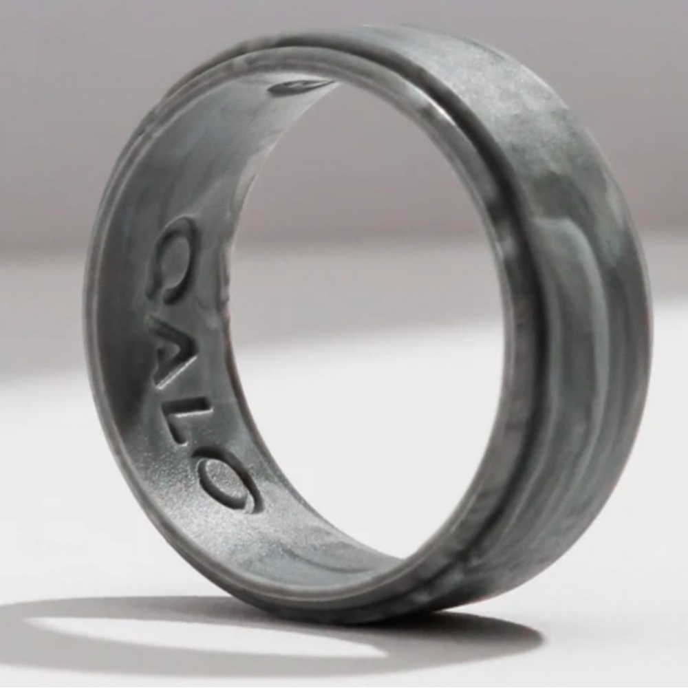 NWT QALO Gray Marble Silicone Ring Size 7